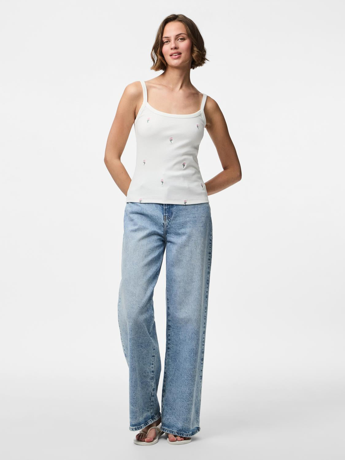 model_shot-front_full